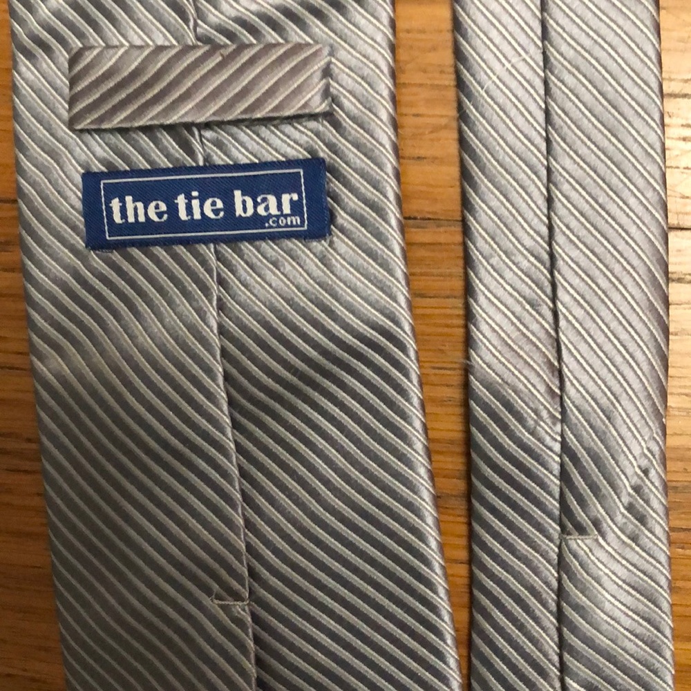 Silver tie - Picture 3 of 3